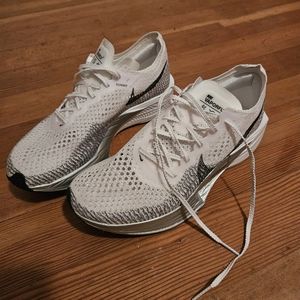 Nike ZoomX Vaporfly 3 women's size 8